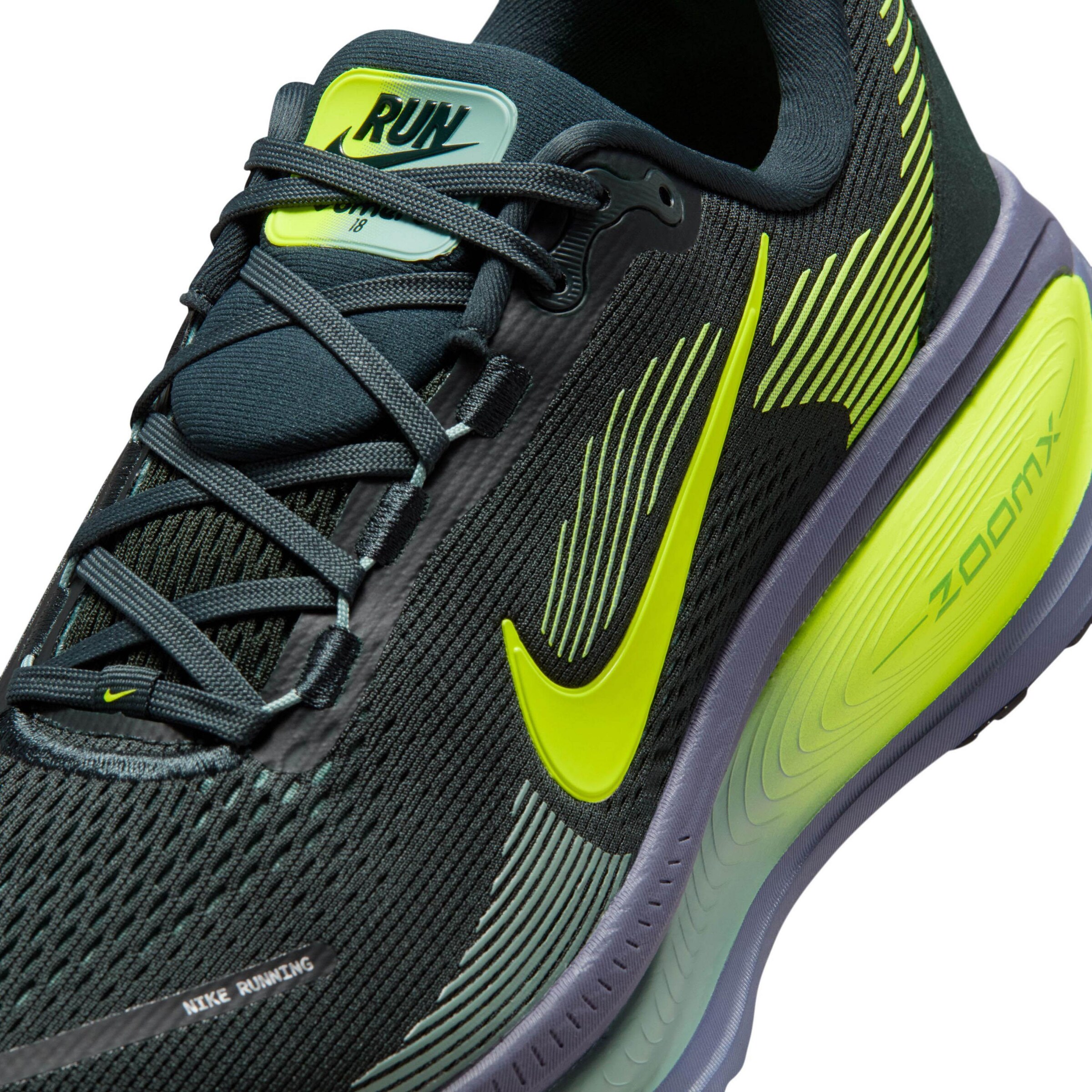 NIKE Running Shoes 'Vomero 18' in Green