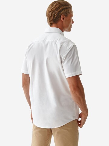 Coupe regular Chemise 'DORT CLASSIC' TATUUM en blanc