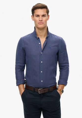 Coupe regular Chemise 'Vacation' Superdry en bleu : devant