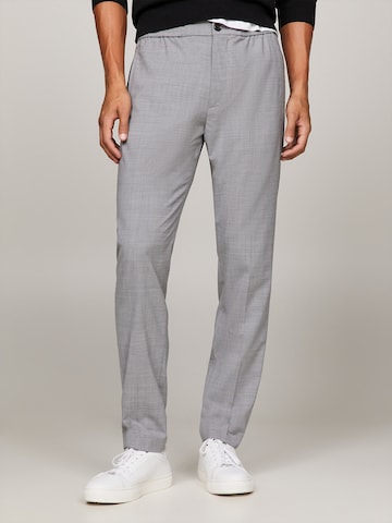 Skinny Pantalon TOMMY HILFIGER en gris : devant