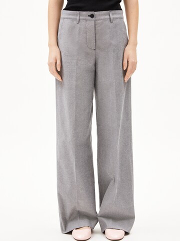 ARMEDANGELS Wide leg Trousers ' LEANDRAA HANDAAS ' in Grey: front