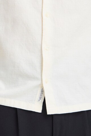 Coupe regular Chemise ' CFAaberg Structured ' Casual Friday en blanc