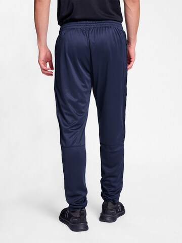 Hummel Tapered Sporthose in Blau