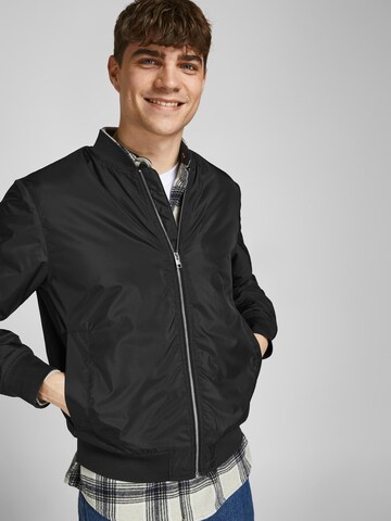 JACK & JONES - Chaqueta de entretiempo 'Clay' en negro