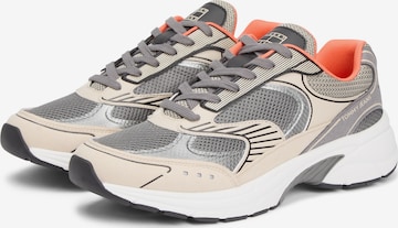 Tommy JeansNiske tenisice 'ARCHIVE' - bež boja: prednji dio