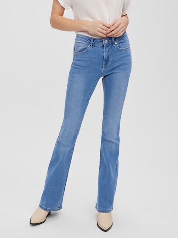 VERO MODA Flared Jeans 'Peachy' in Blue: front