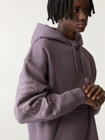 Pull&Bear Mikina 'ONE PIECE' - Hnedá