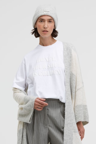 SENSES.THE LABEL T-Shirt TE:CLA Oversized mit Wording Print in Weiß: Vorderseite