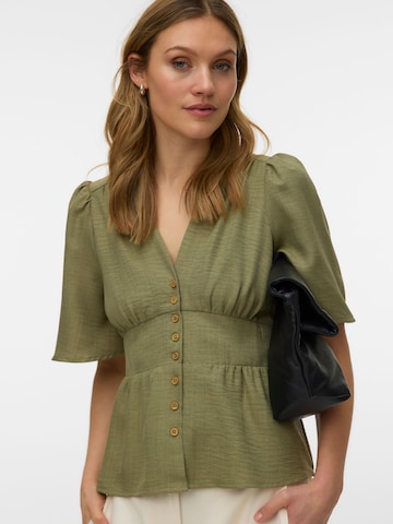 VERO MODA - Blusa en verde: frente