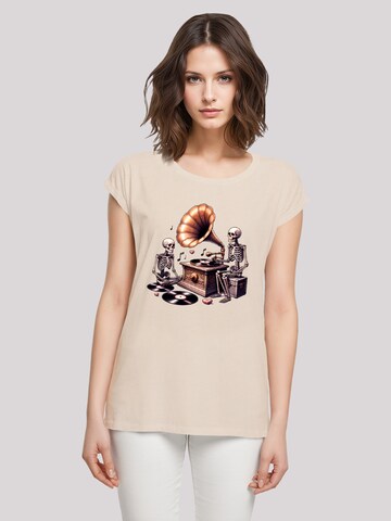 T-shirt 'Gothic Skeleton Vintage Vinyl Plattenspieler' F4NT4STIC en beige : devant