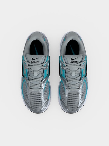 Nike Sportswear Låg sneaker 'V5 RNR' i grå