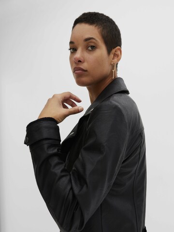 bonprix Jacke in Schwarz