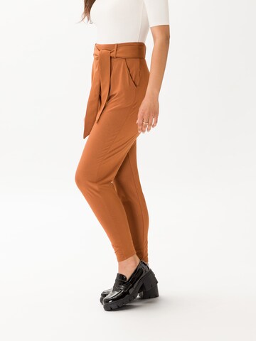 Les Lunes Tapered Bundfaltenhose 'Jade' in Braun