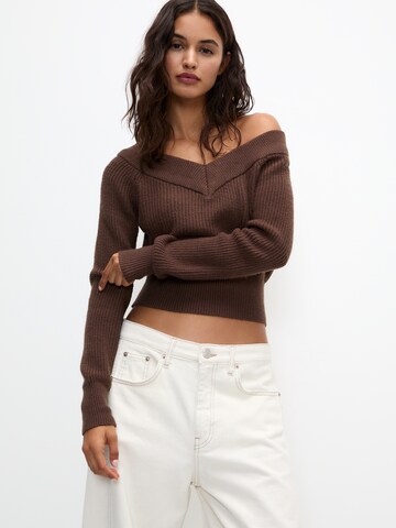 Pull&Bear Sweater in Brown: front