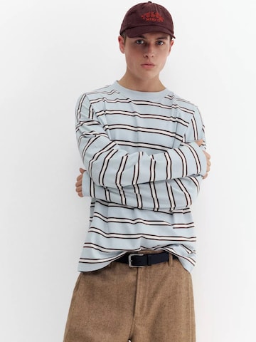 Pull&Bear Shirt in Blue: front