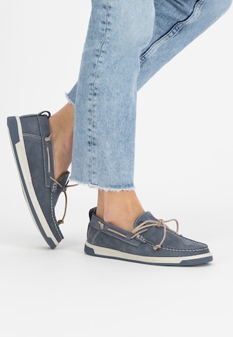 Travelin Moccasins 'Falmouth' in Blue: front