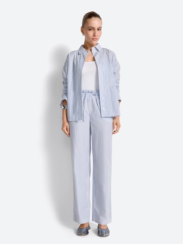 Rich & Royal Regular Pants in Blue: front