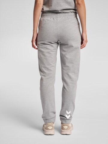 Effilé Pantalon de sport Hummel en gris