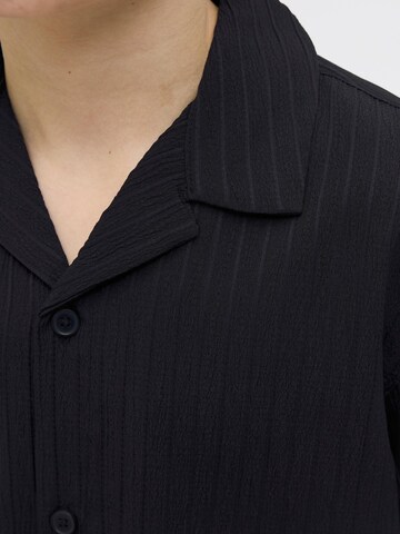 Jack & Jones Junior - Ajuste regular Camisa en negro