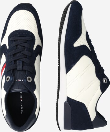 TOMMY HILFIGER Sneakers low i blå