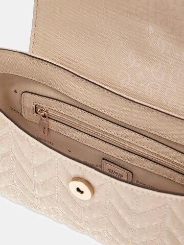GUESS Umhängetasche 'Stacey' in Beige