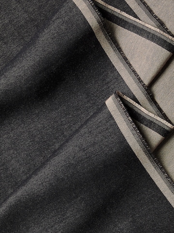 Calvin Klein Kaulaliina värissä musta