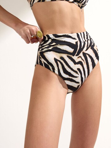 CALZEDONIA Bikini Bottoms 'SAVANNAH' in Black: front