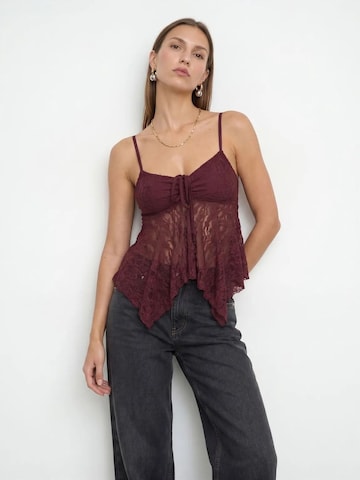 Top di Dilvin in rosso