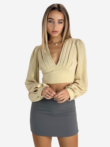 Elara Bluse in Beige: Vorderseite