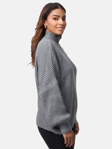 Pullover di Elara in grigio