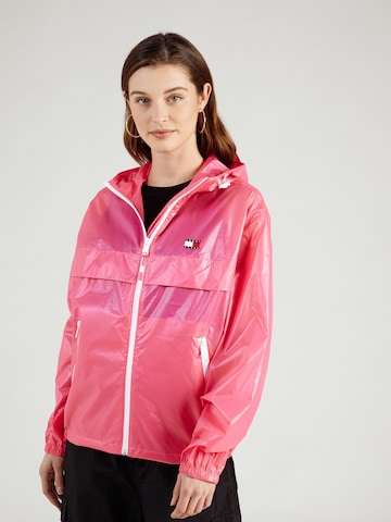 Tommy Jeans Overgangsjakke 'Chicago' i pink: forside