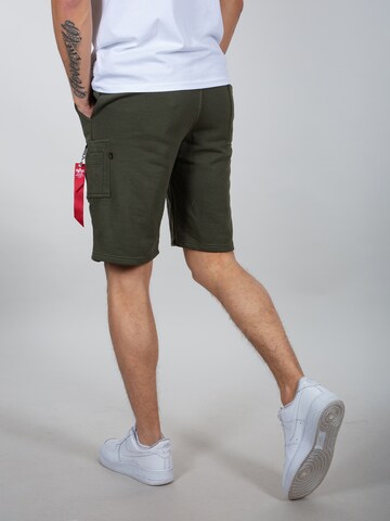 ALPHA INDUSTRIES - regular Pantalón cargo en verde