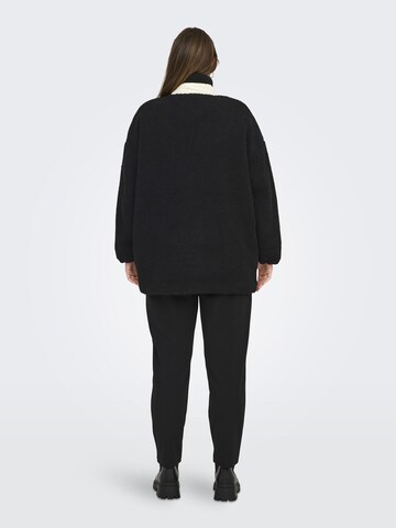 Veste mi-saison 'TRACY' ONLY Carmakoma en noir