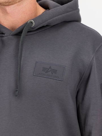 ALPHA INDUSTRIES Sweatshirt 'Backprint'‌‌‌‌‌ in Grau