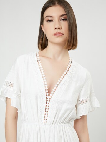 Rochie de la Influencer pe alb