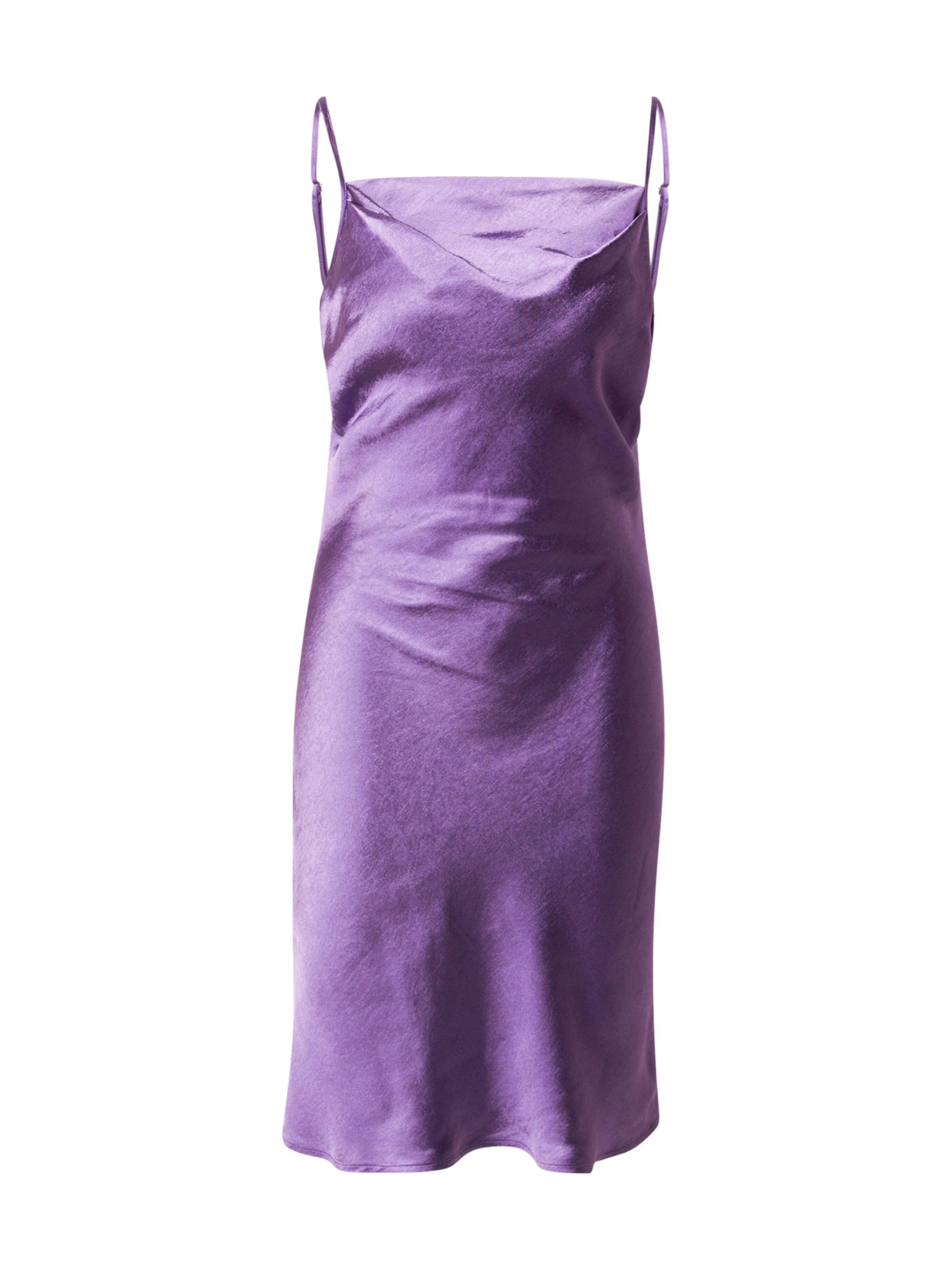 BZR Φόρεμα σε λιλά: μπροστά