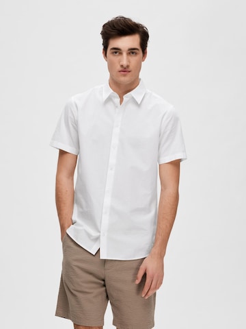 SELECTED HOMME Slim fit Button Up Shirt in White: front