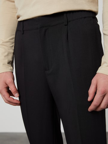 DAN FOX APPAREL Pleated Pants 'Milan' in Black