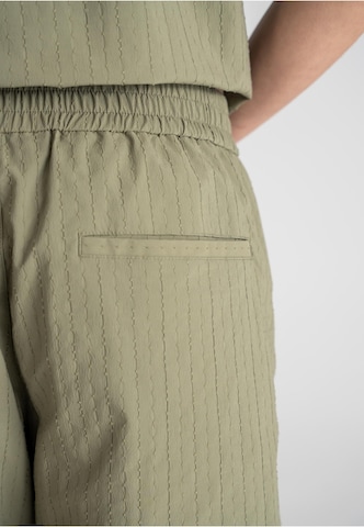 Loosefit Pantalon Prohibited en vert