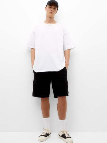 Pull&Bear Loosefit Shorts in Schwarz