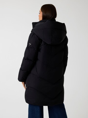 GUESS Between-Season Jacket in Black