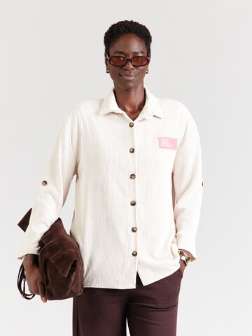 Hailys Blus 'Ro44bina' i beige: framsida