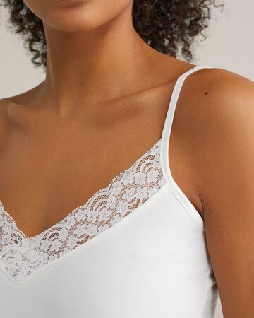 WE Fashion Top in White