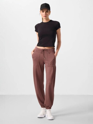 Tommy Life Tapered Hose 'Hose'‌‌ in Braun