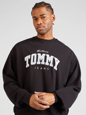 Felpa di Tommy Jeans in nero