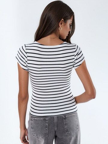 Busem T-Shirt in Weiß