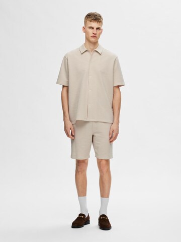 Coupe regular Chemise 'Ben Seersucker' SELECTED HOMME en beige