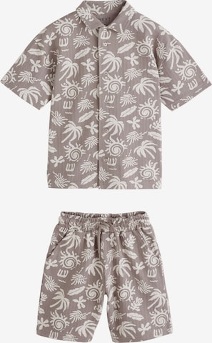 Next Set in Brown: front