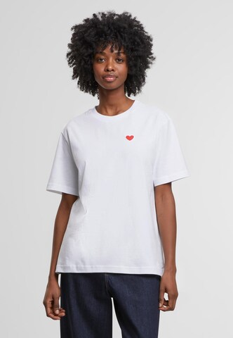Mister Tee Shirt 'Heart Shape' in White: front