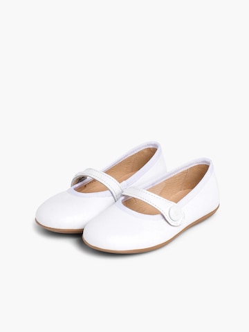Pisamonas Ballet Flats in White